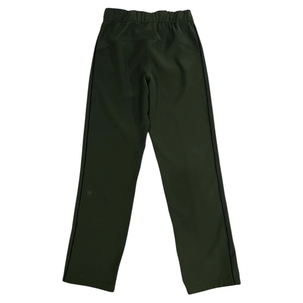 Lululemon On the Right Track Pant size 2 in Dark Olive / Black